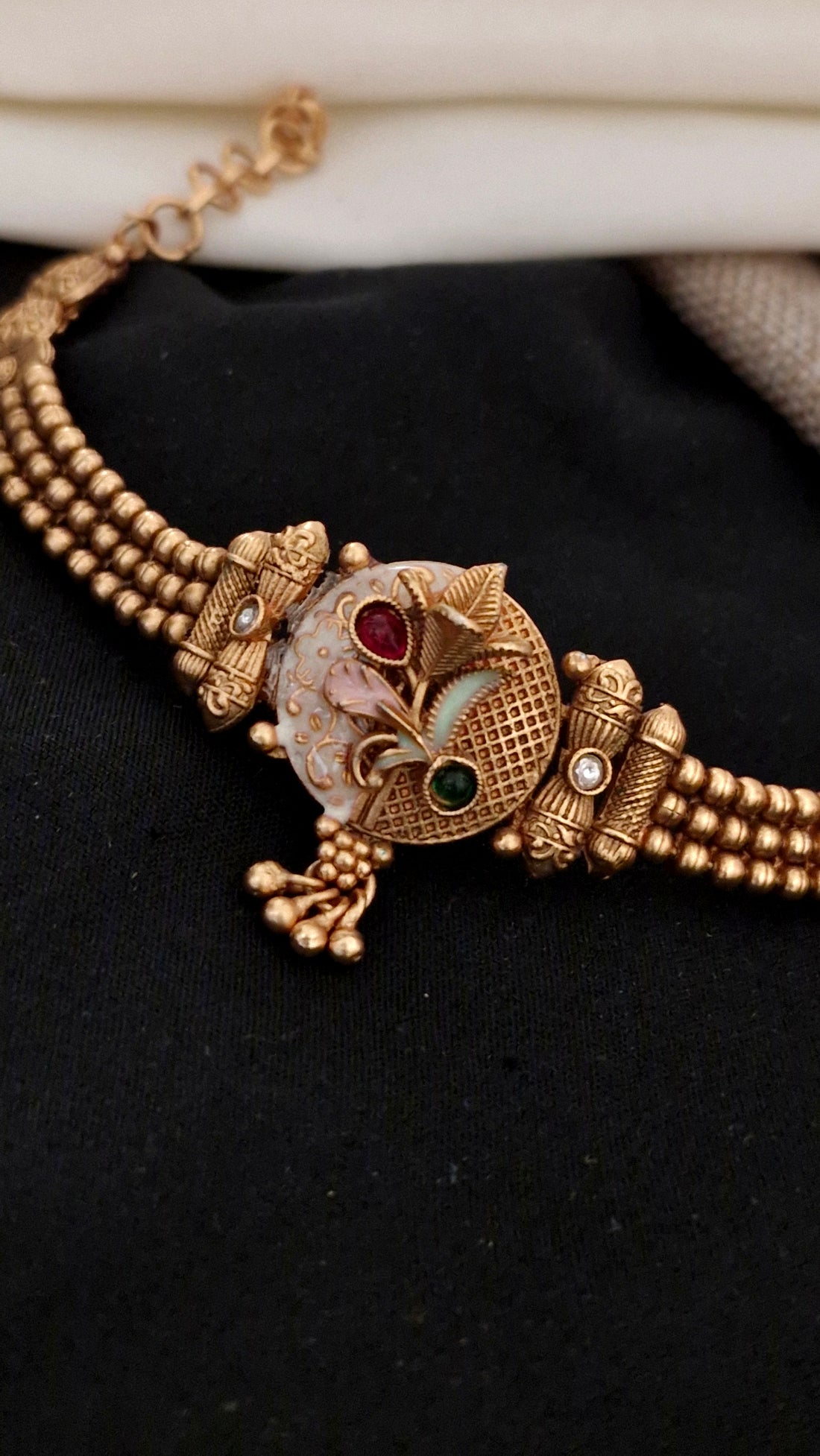 Gold Antique Haath Pochi For Women