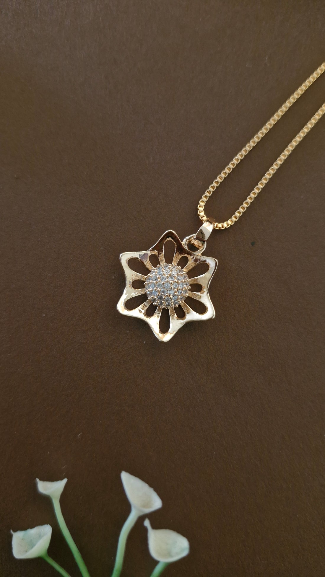 Flower Design Delicate pendant Set