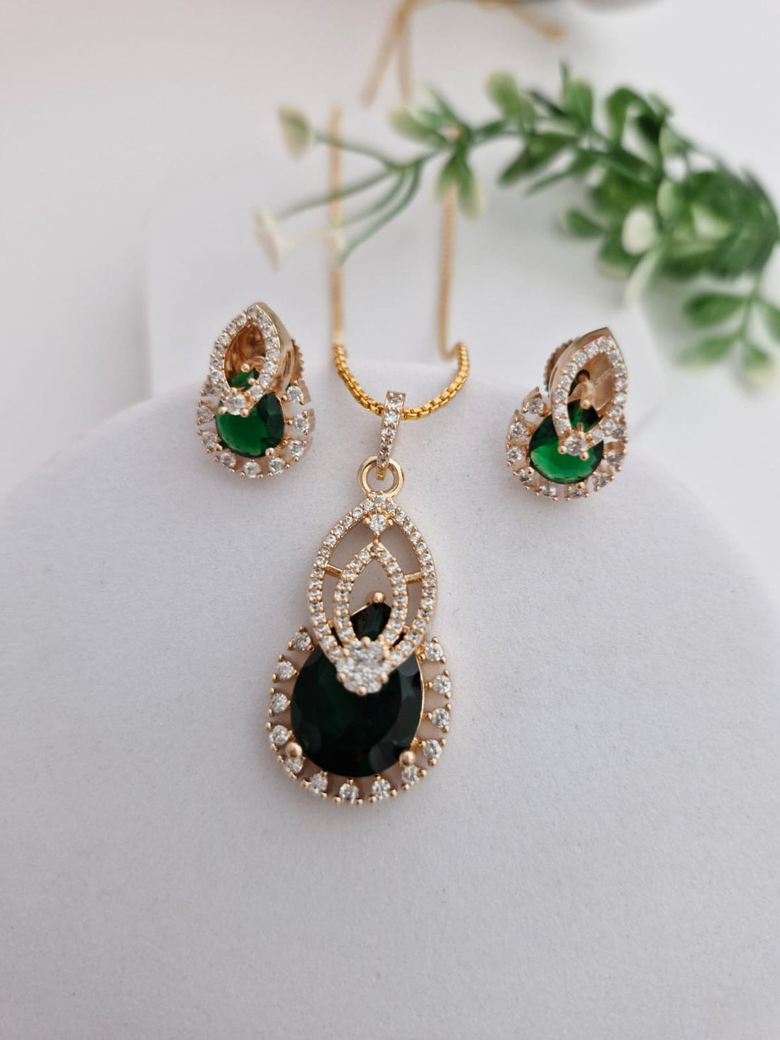 Emerald Green Teardrop AD Pendant Set