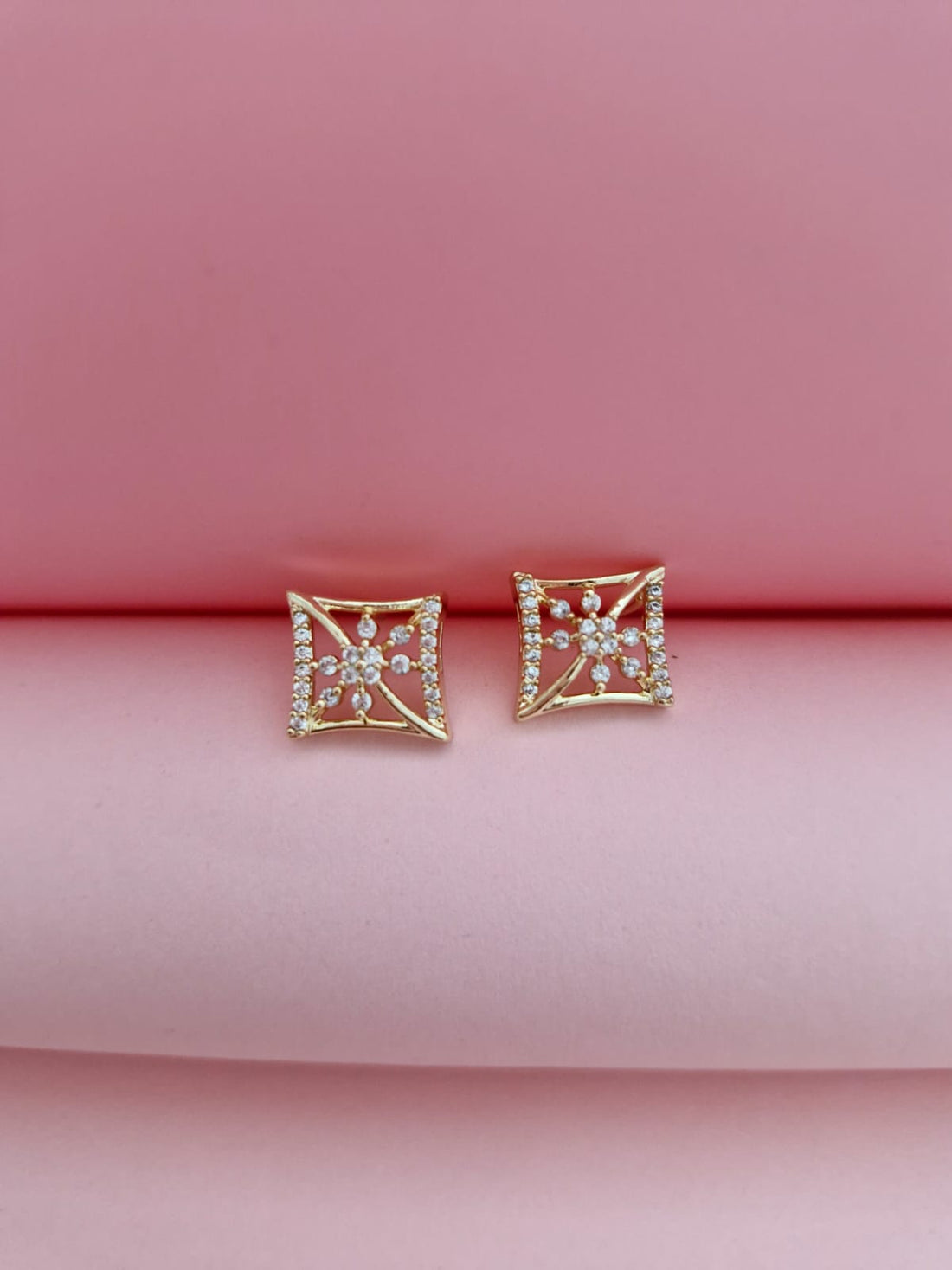 18K Gold-Plated Geometric Diamond Cut Cubic Zirconia Pendant & Earring Set for Women