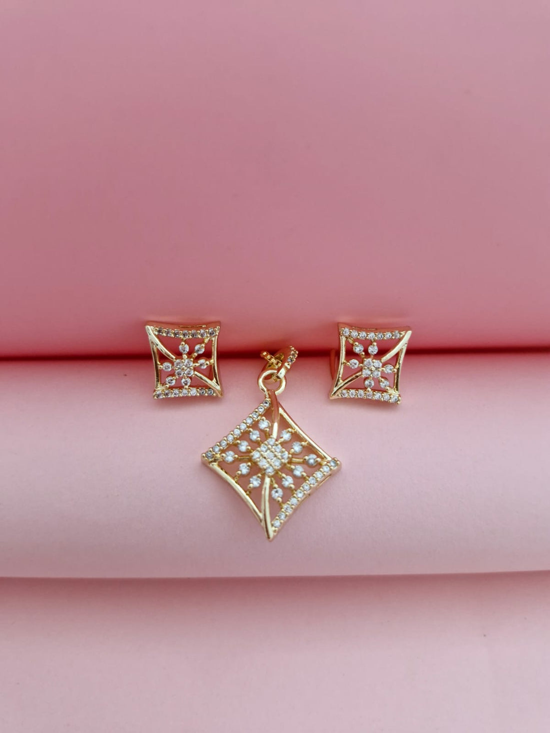 18K Gold-Plated Geometric Diamond Cut Cubic Zirconia Pendant & Earring Set for Women