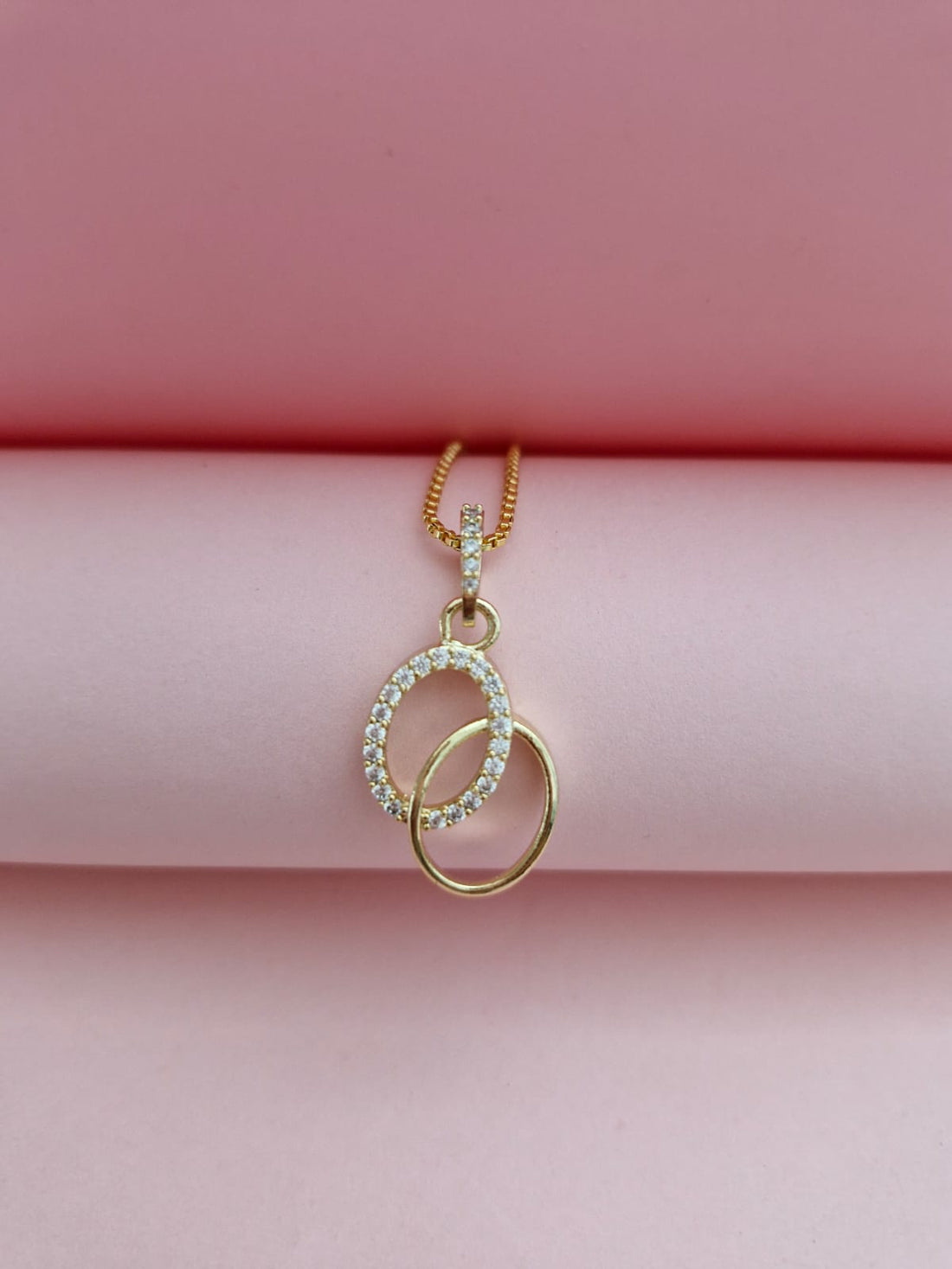 Delicate Interlocking Double Hoop Pendant & Stud Earrings Set in Gold Finish