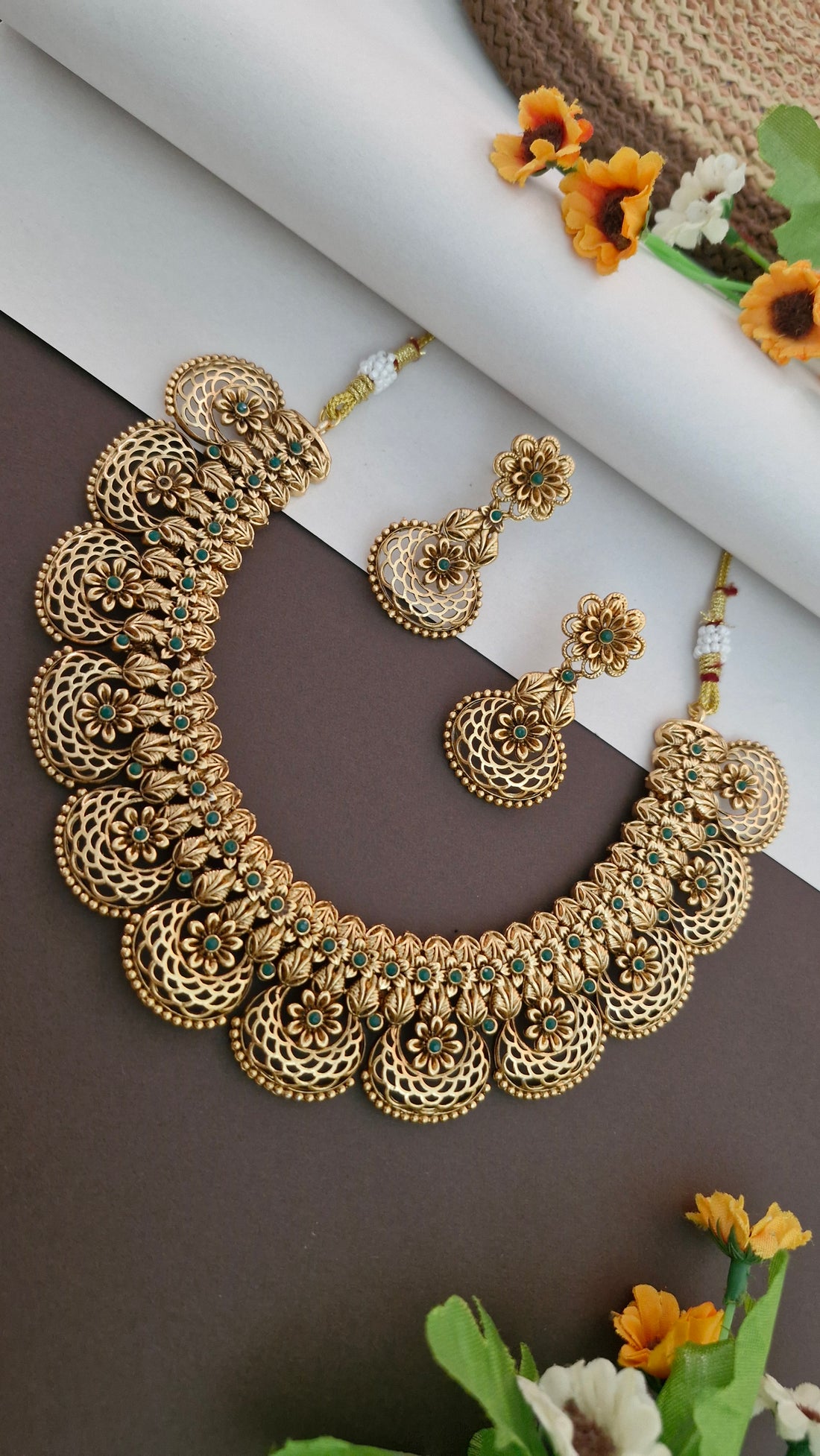 Heritage Chandbali Collar Set